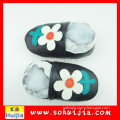 Various sizes of black and white flower moccasins embroidered top selling products in alibaba with baby shoes